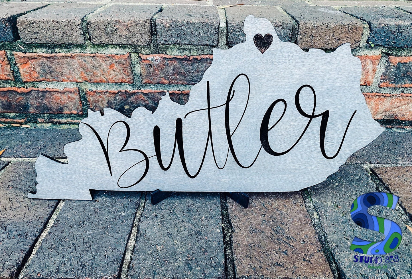 Kentucky (Paducah) shaped state sign.  Your choice- table top or door hanger.  Customized to your city!